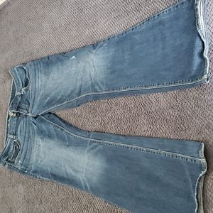 American Eagle Outfitters artists stretch jeans